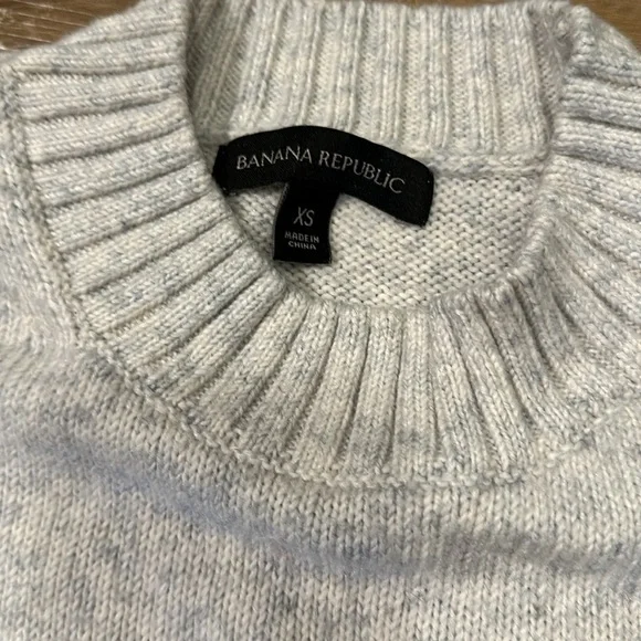 Banana Republic Gray with Flecks Sweater Size XS - Picture 2 of 7